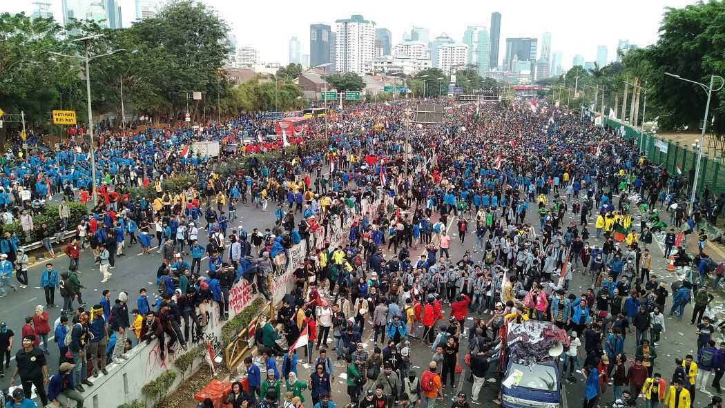 Student protesters in the streets of Jakarta, in front of the parliament building, in September 2019.